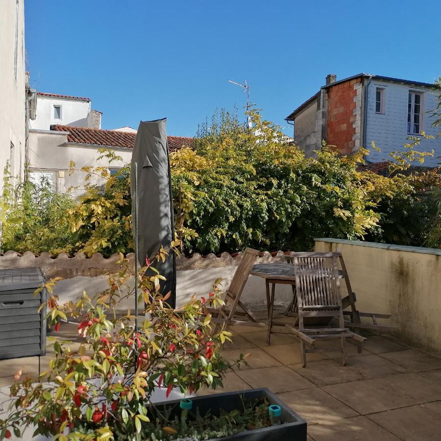 L Appart Des Cloutiers, Terrasse De 25M2 La Rochelle  Luaran gambar